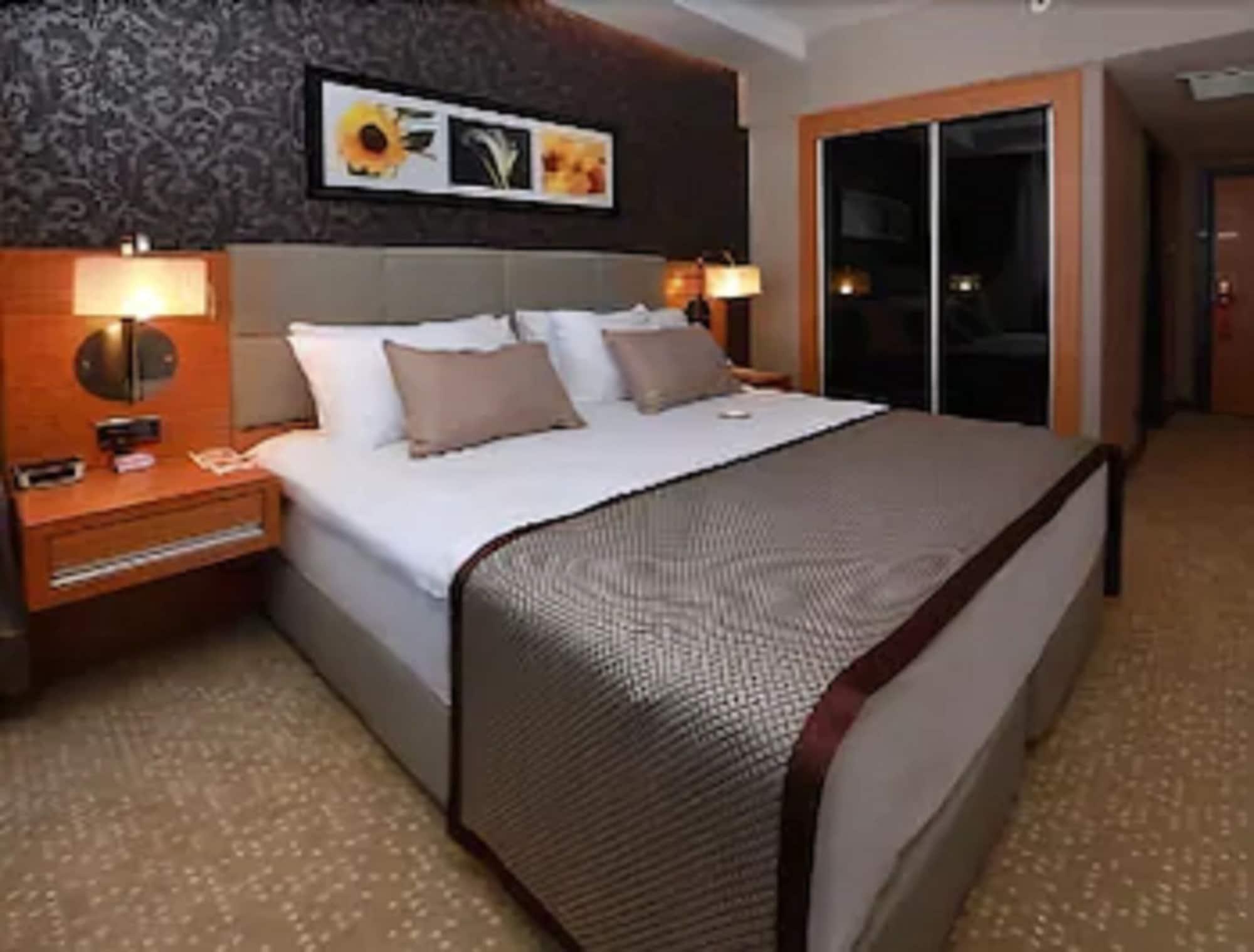 Ramada Plaza By Wyndham Izmit Hotel Kocaeli Room photo A room at the hotel