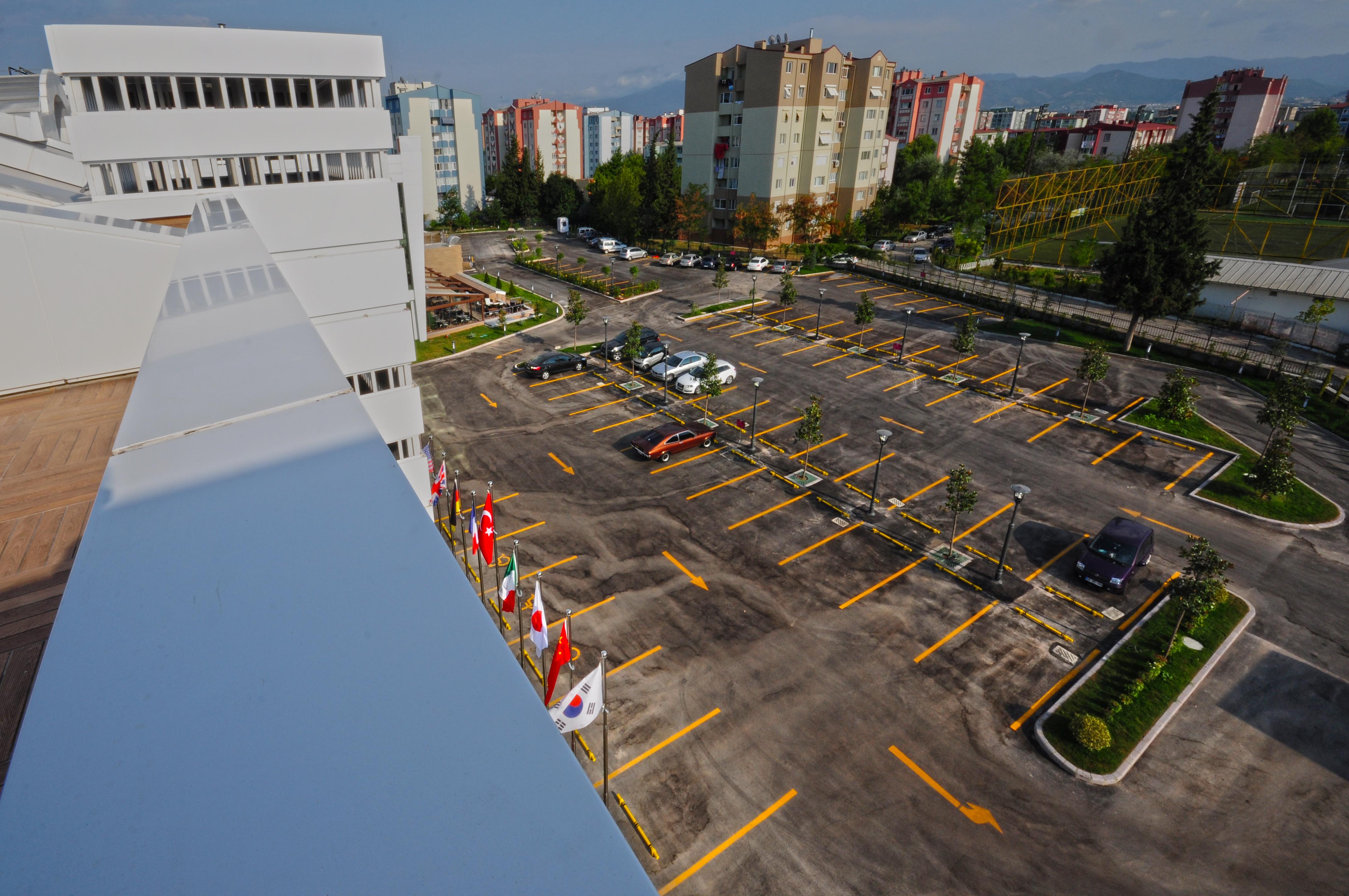 Ramada Plaza By Wyndham Izmit Hotel Kocaeli Exterior photo Aerial view of the campus